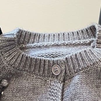 レディースカーディガン ショート丈 花柄刺繍長袖カーディガン